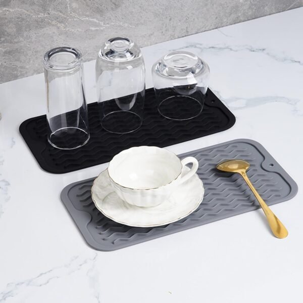 Drain Mat, Silicone Anti-Skid Counter Silicone Pad, Sink Bar Bottle Cup Dish Drying Mat for Kitchen Counter Orange